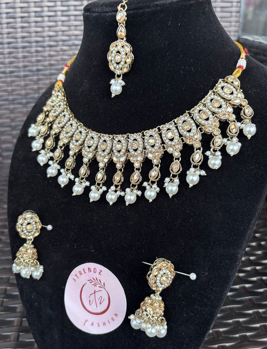 Hanging Pearl Necklace Set