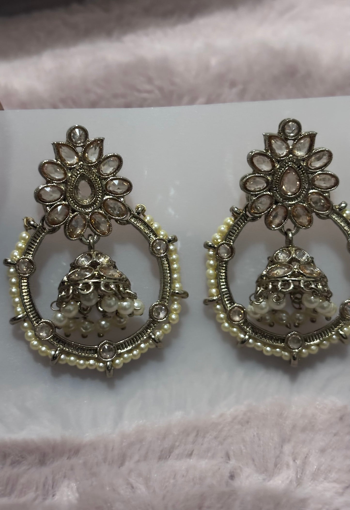 Oval Jhumki