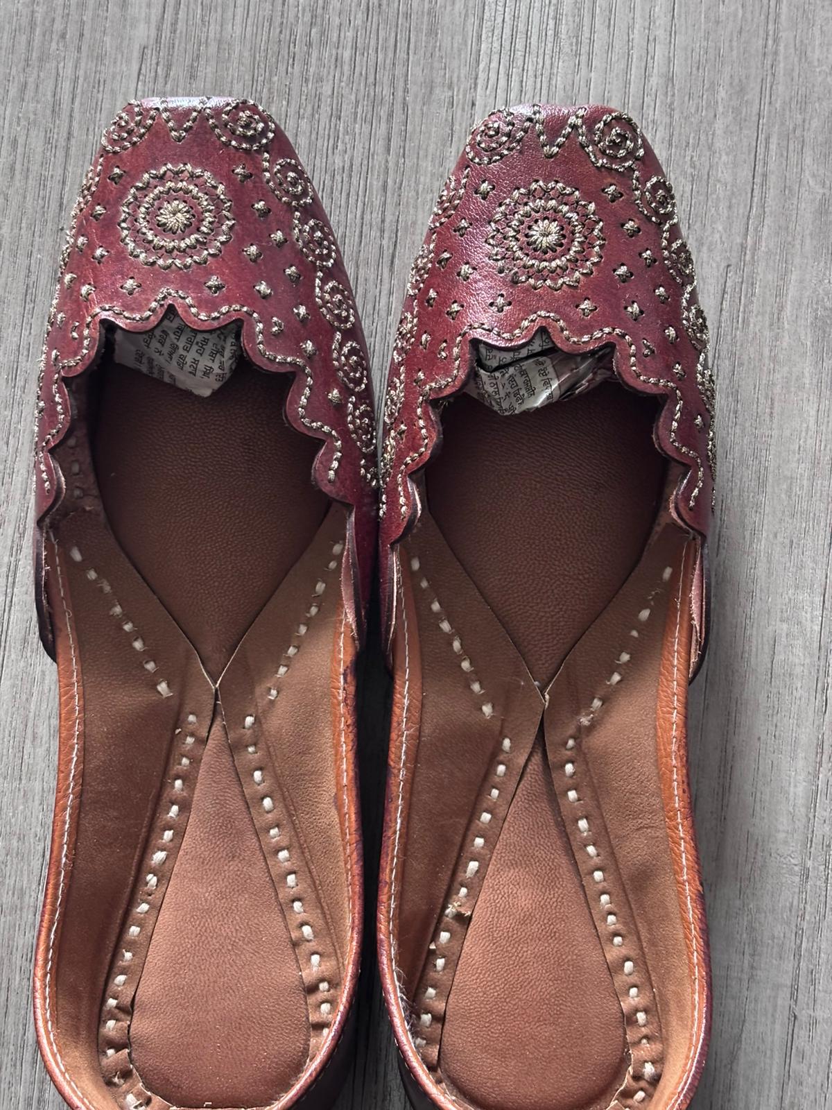 Punjabi Jutti (10.7 inch)